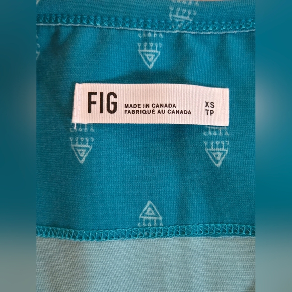 FIG | Blue Sleeveless Pleated V-Neck Tank Top, Size XS - Picture 4 of 8